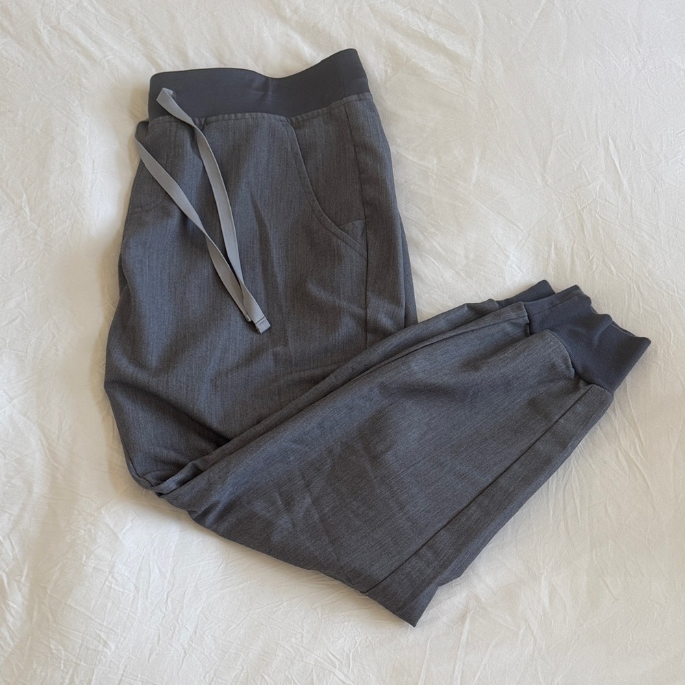 Women’s Figs Zamora Scrub Pant Jogger Graphite Medium Petite